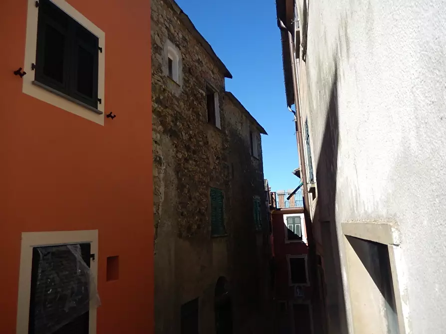 Immagine 8 di Trilocale in vendita  in Via alla Chiesa a Castiglione Chiavarese