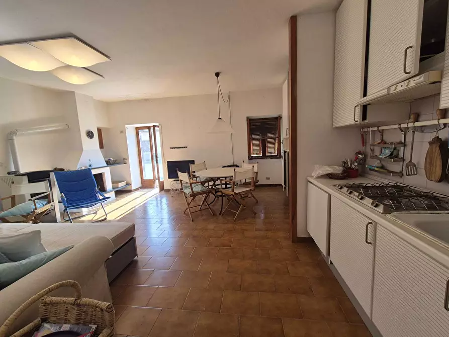 Immagine 7 di Bilocale in vendita  in Strada Statale 1 7 a Deiva Marina