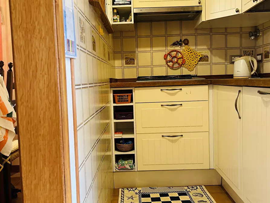 Immagine 25 di Trilocale in vendita  a Rosignano Marittimo