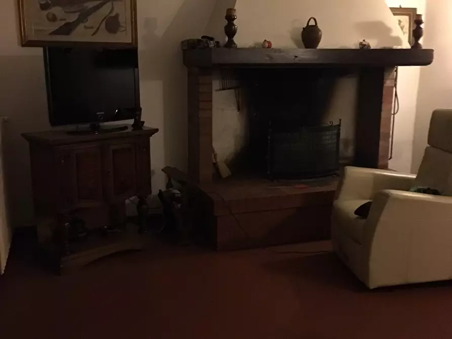 Immagine 11 di Rustico / casale in vendita  a Pisa