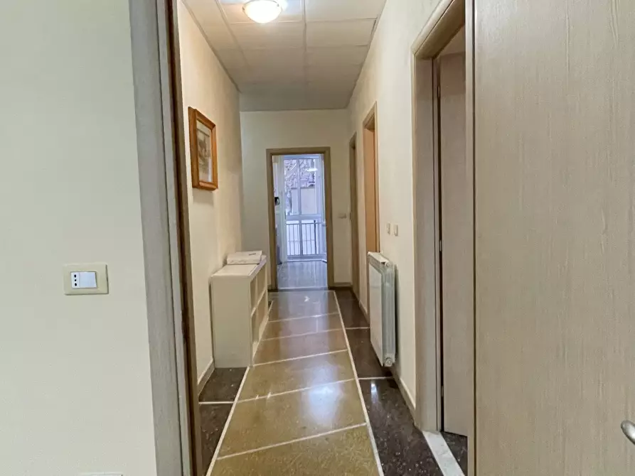 Immagine 19 di Pentalocale in vendita  a Livorno