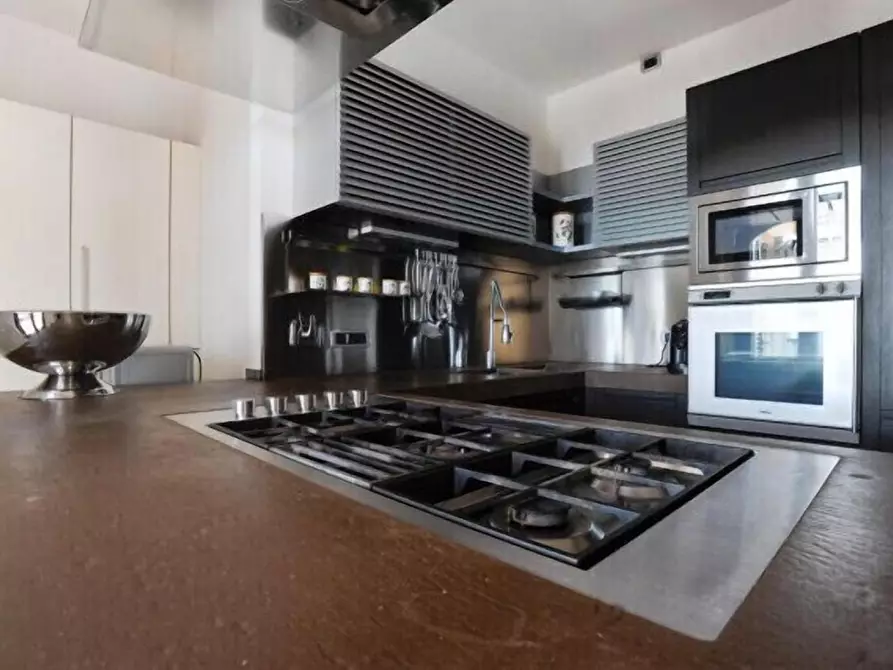 Immagine 21 di Villa in affitto  a Livorno