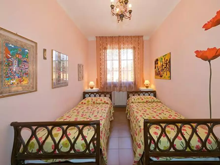 Immagine 10 di Trilocale in vendita  a Rosignano Marittimo