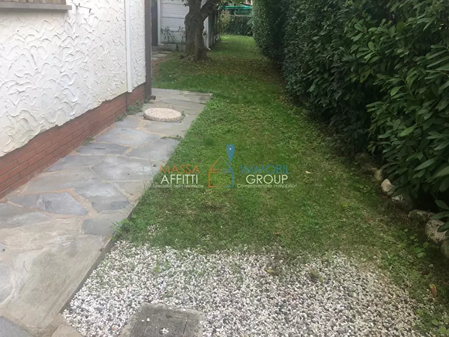 Immagine 23 di Villetta a schiera in vendita  in Via A. Gramsci 95 a Montignoso