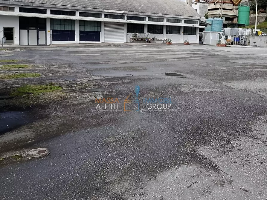 Immagine 2 di Attività artigianale in vendita  in Via Piedimonte 7 a Montignoso