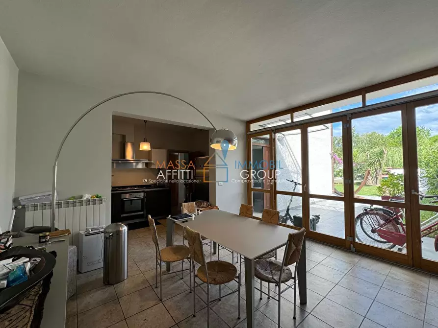 Immagine 5 di Villetta a schiera in vendita  in Via Lorenzo de Medici 88 a Montignoso