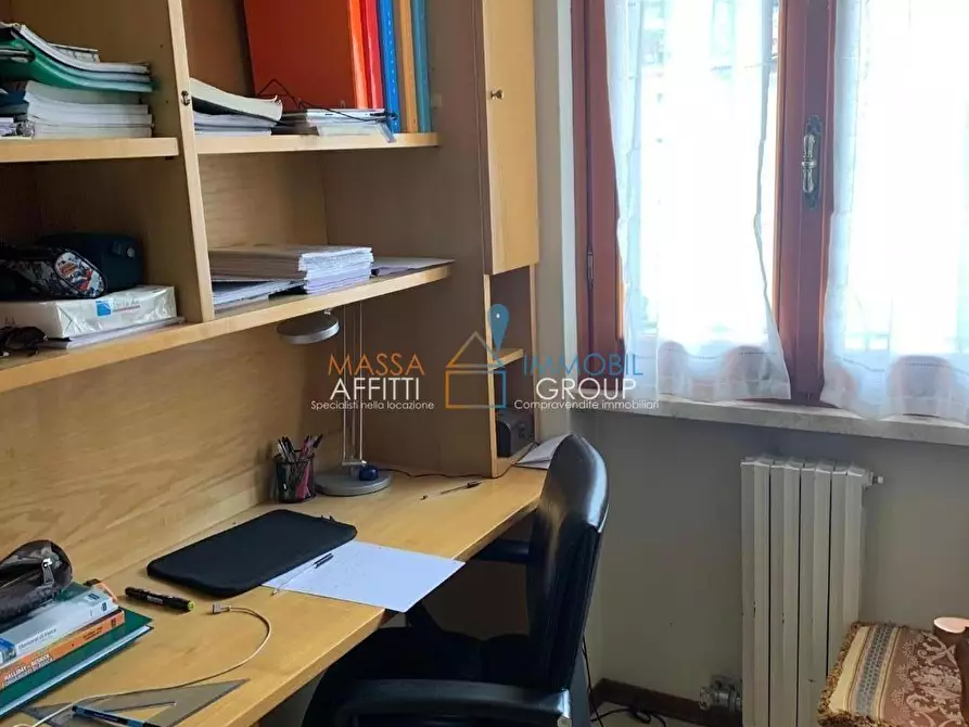 Immagine 10 di Appartamento in vendita  in Viale Stazione 61 a Massa