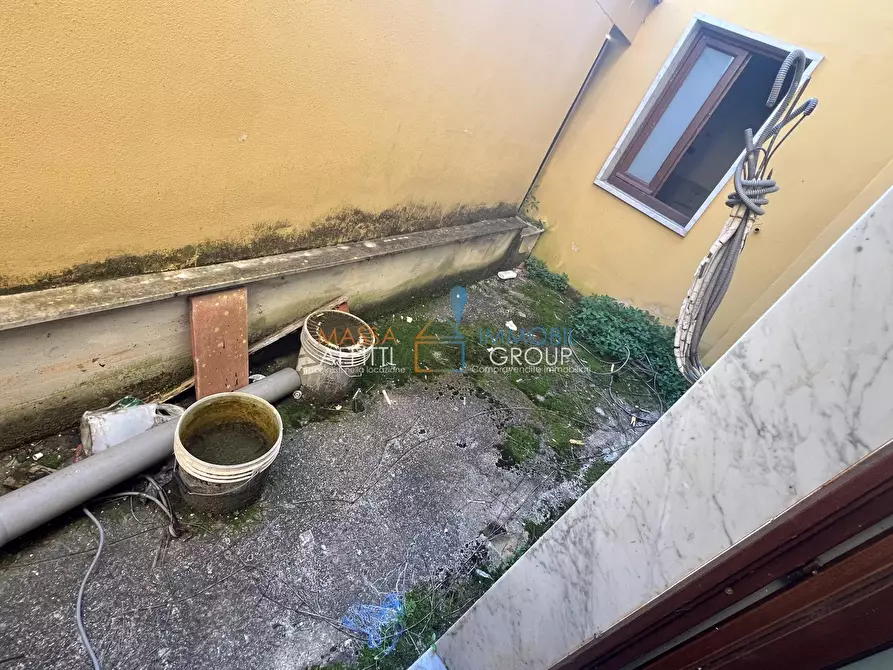 Immagine 12 di Magazzino in vendita  in Via Gino Menconi 23BIS a Carrara