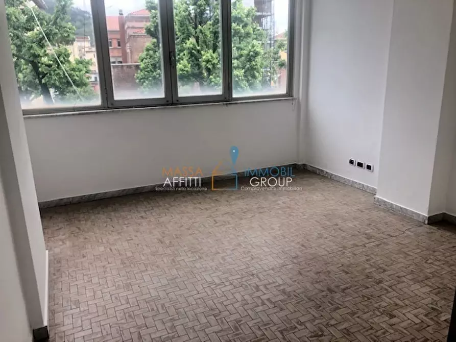 Immagine 28 di Ufficio in affitto  in Via Democrazia 7 a Massa