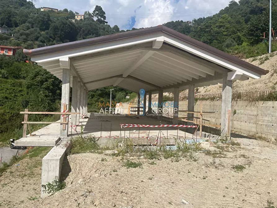 Immagine 2 di Casa bifamiliare in vendita  in Via delle Grazie 8 a Massa