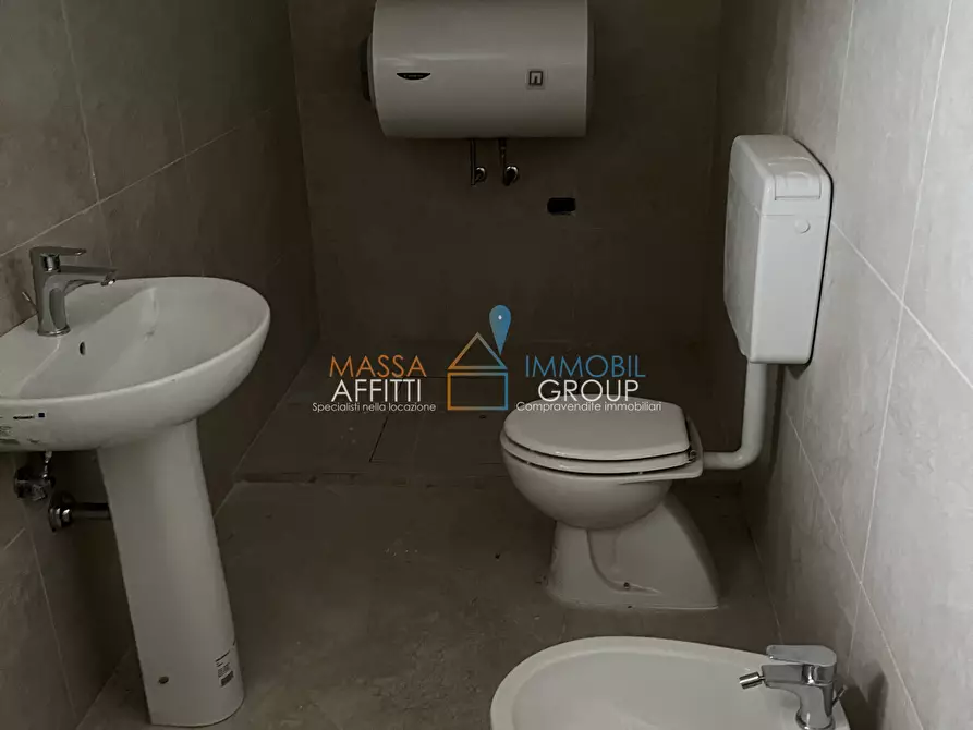 Immagine 29 di Villa in vendita  in Strada Statale 1 108 a Massa