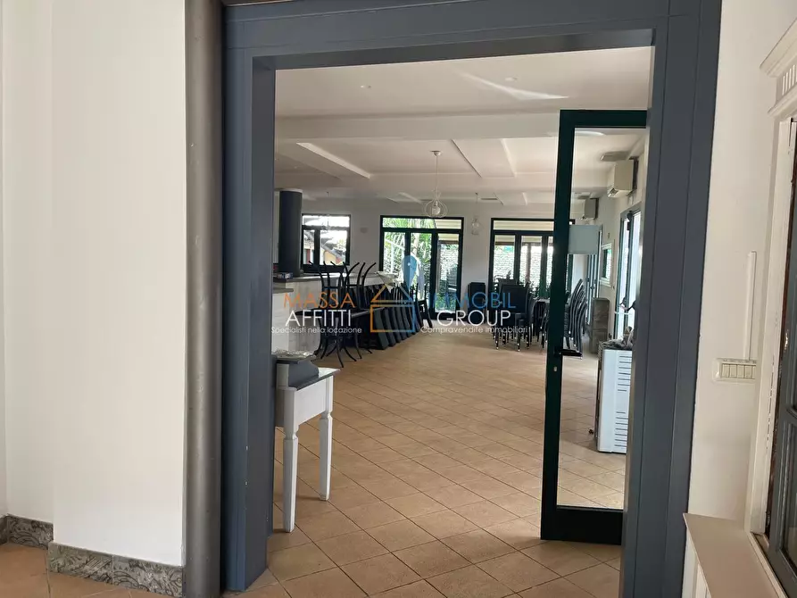 Immagine 33 di Locale commerciale in affitto  in Via Democrazia 64 a Massa