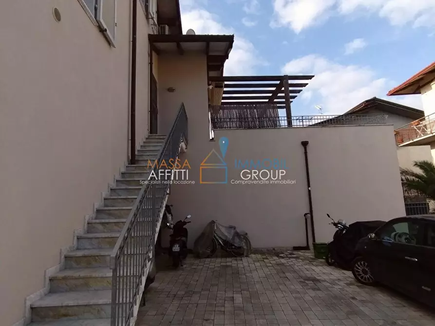 Immagine 6 di Porzione di casa in vendita  in Via Benedetto Croce 14 a Massa