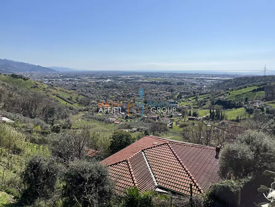 Immagine 38 di Villa in vendita  in Via San Lorenzo 70 a Massa