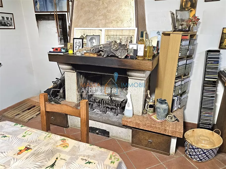 Immagine 25 di Villetta a schiera in vendita  in Via Godola 26 a Massa