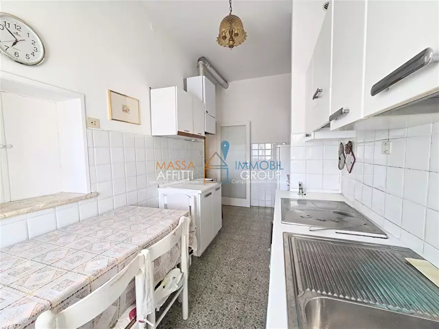 Immagine 9 di Pentalocale in vendita  in Via Bagnone 17 a Massa