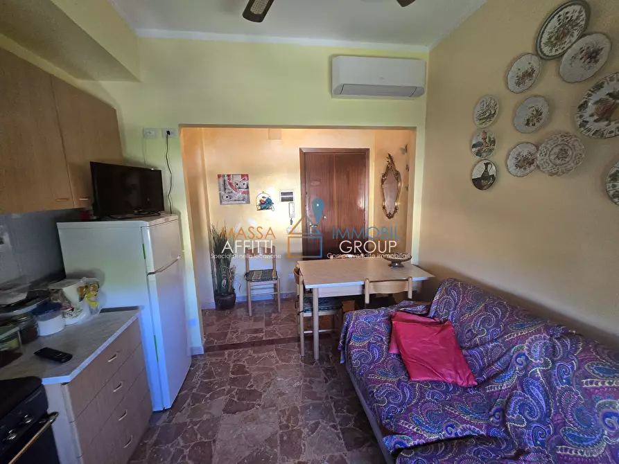 Immagine 1 di Bilocale in vendita  in Via Luni 60 a Massa
