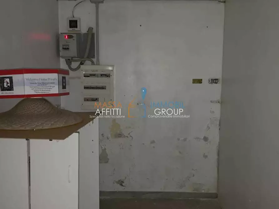 Immagine 12 di Locale commerciale in affitto  in Via Fonda 744 a Seravezza