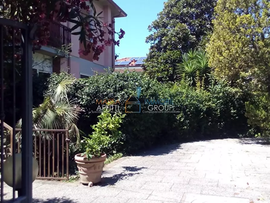 Immagine 10 di Porzione di casa in vendita  in Via del Cacciatore 1\A a Massa