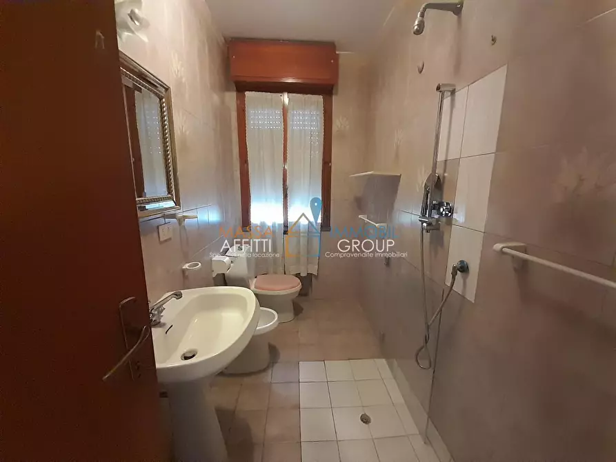 Immagine 12 di Quadrilocale in vendita  in Via Lungobrugiano 58 a Massa