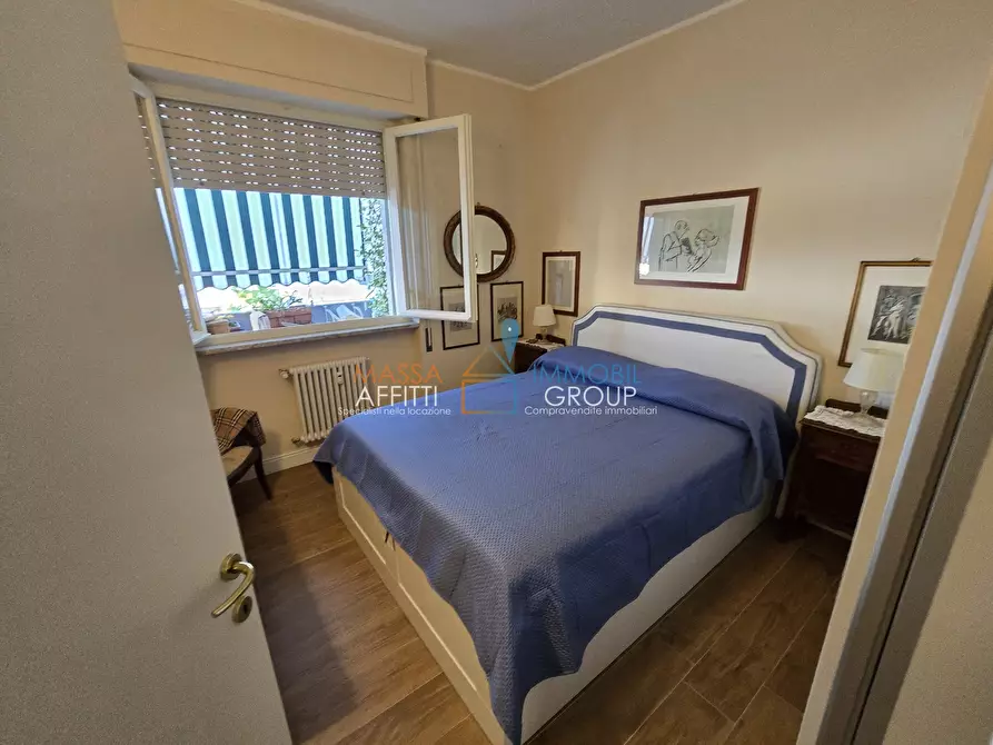 Immagine 11 di Bilocale in vendita  in Via dei Mille 69 a Carrara