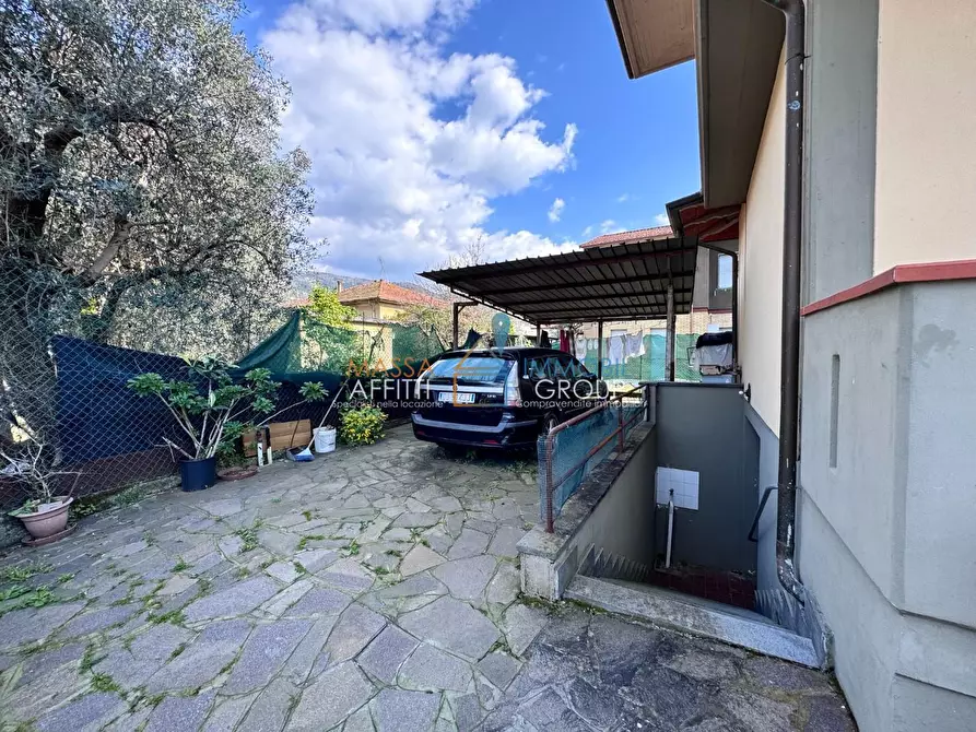 Immagine 33 di Casa indipendente in vendita  in Via Romolo Briglia 7 a Massa