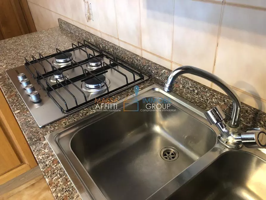 Immagine 3 di Porzione di casa in affitto  in Via Romana 202 a Massa