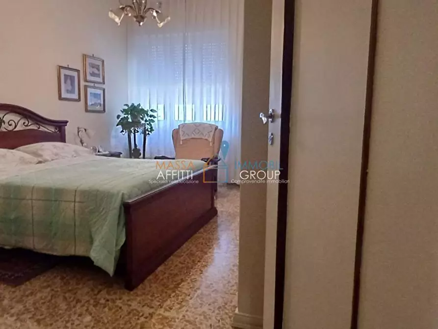 Immagine 11 di Quadrilocale in vendita  in Viale Eugenio Chiesa 15 a Massa