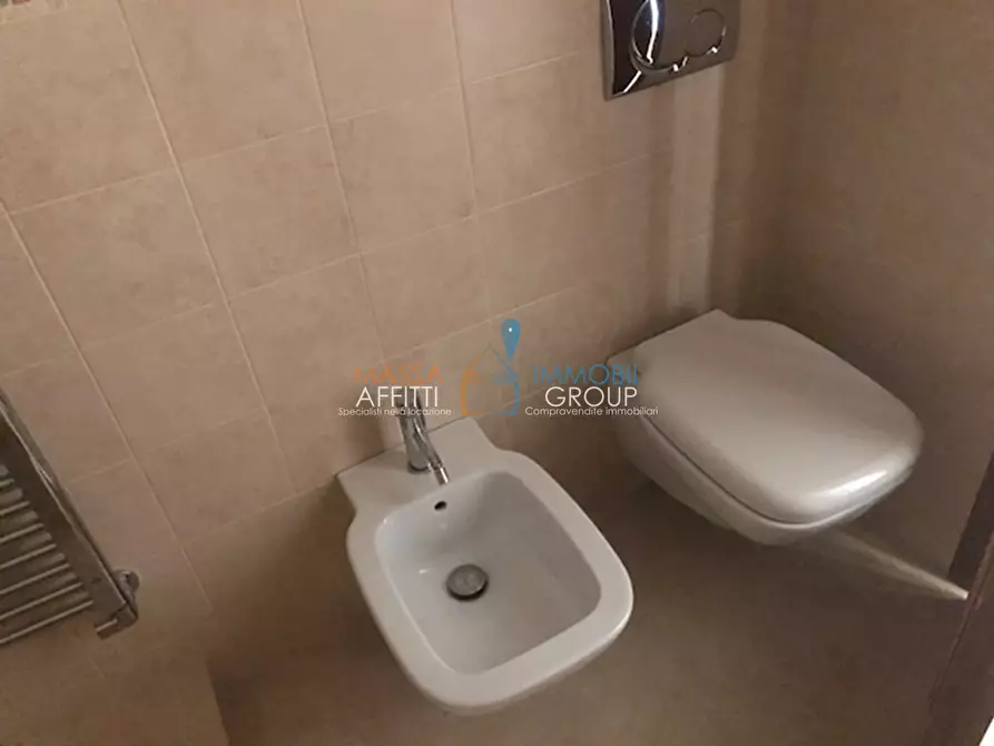 Immagine 8 di Quadrilocale in affitto  in Viale Eugenio Chiesa 16 a Massa