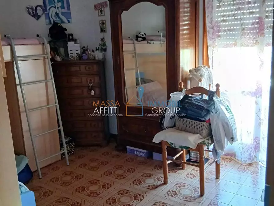 Immagine 3 di Pentalocale in vendita  in Via Giovanni Pascoli 37 a Massa