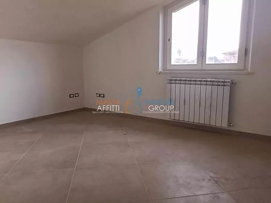 Immagine 11 di Villa in vendita  in Via Poggiolo 64 a Massa