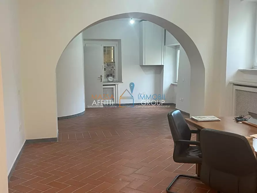 Immagine 4 di Locale commerciale in affitto  in Via Cavour 20 a Massa