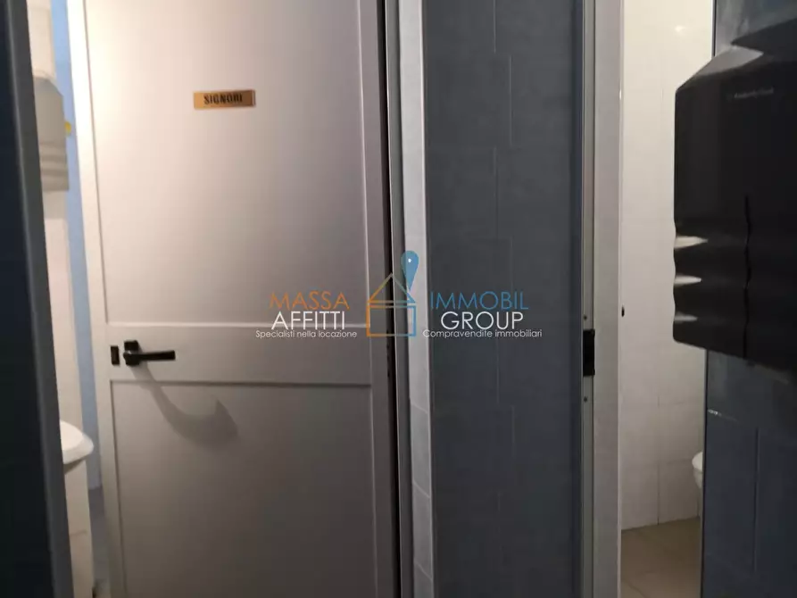 Immagine 8 di Locale commerciale in affitto  in Via Sottomonte 6 a Massa
