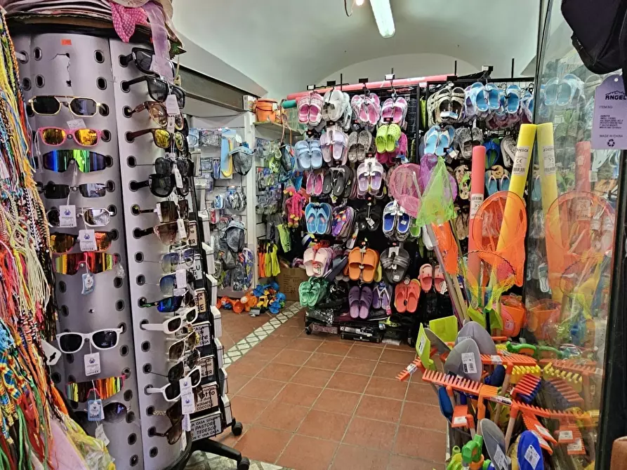 Immagine 5 di Locale commerciale in vendita  in Via Antonio Gramsci 12 a Alassio