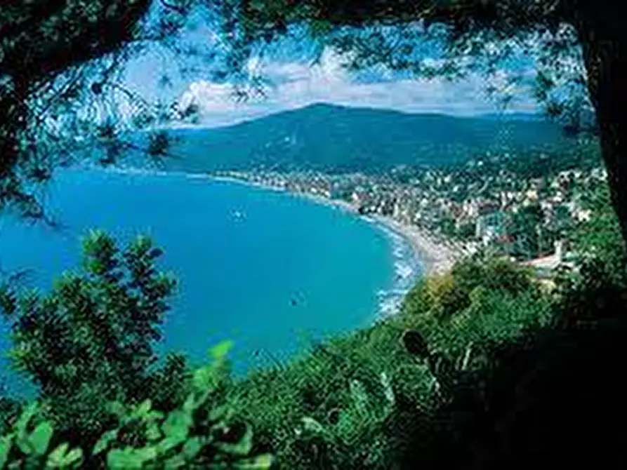 Immagine 19 di Attico in affitto  in Via Privata Sibelli Bogliolo 6 a Alassio