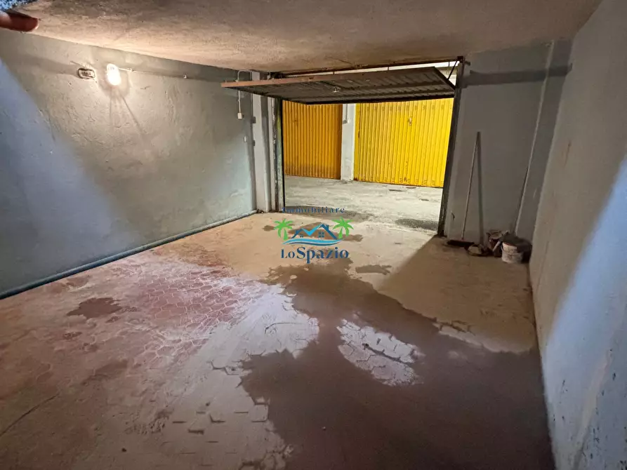 Immagine 2 di Garage in vendita  in via aurelia 68 a Andora
