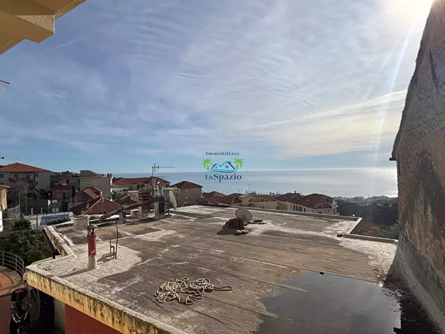 Immagine 12 di Trilocale in vendita  in Via Vincenzo Pelle 8 a Alassio