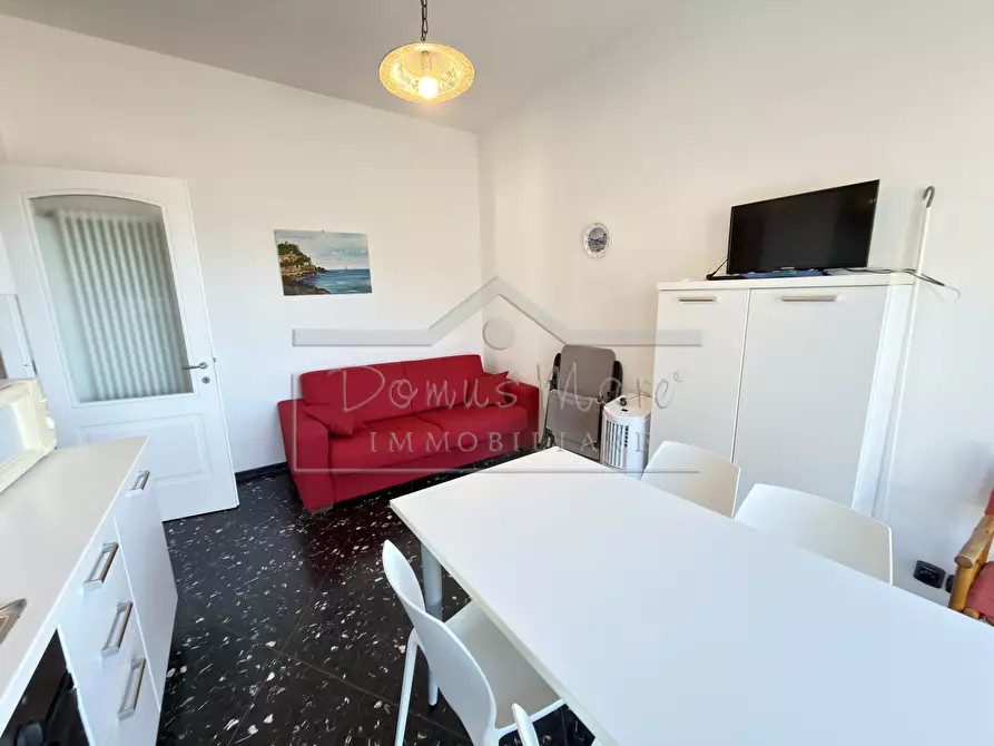 Immagine 12 di Bilocale in vendita  in Vico delle Stelle 29 a Savona