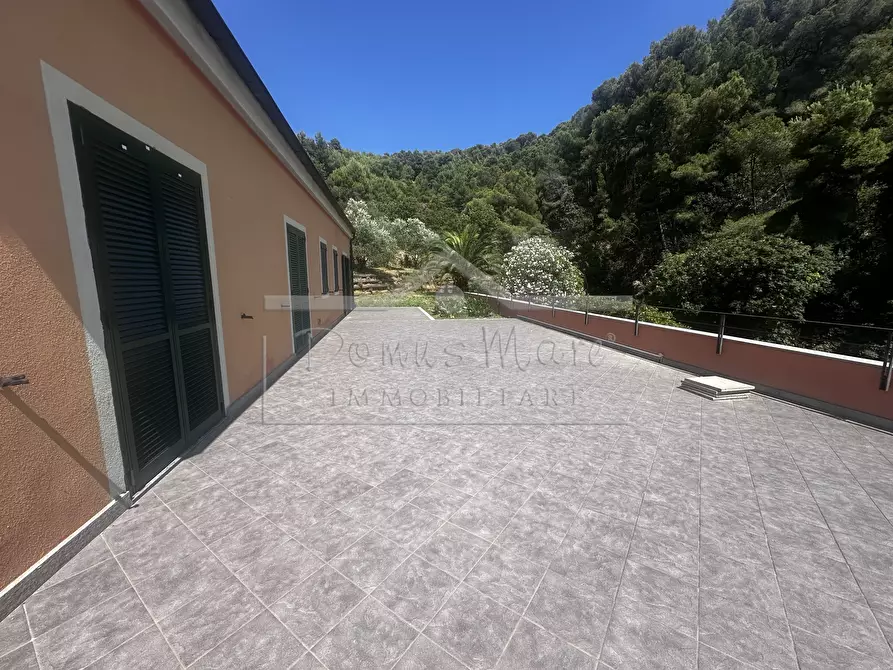 Immagine 29 di Villa in vendita  in Via Laiolo 50 a Spotorno