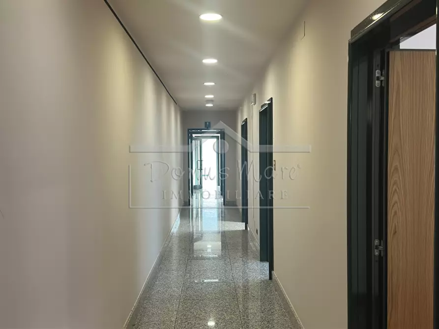 Immagine 21 di Ufficio in affitto  in via bartolomeo guidobono 137 r a Savona