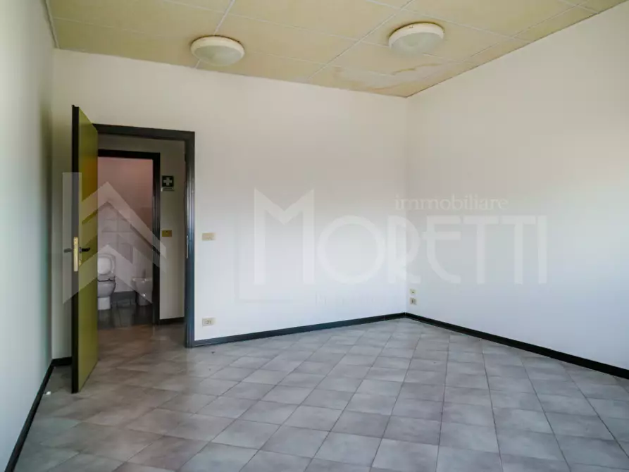 Immagine 4 di Ufficio in affitto  in Via Martin Luther King a Livorno