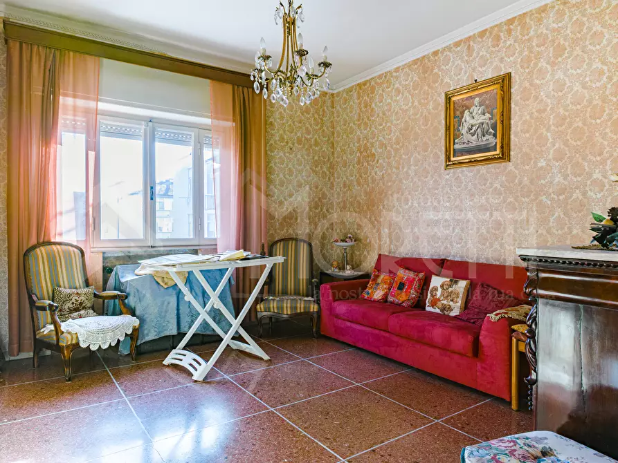 Immagine 33 di Pentalocale in vendita  in Viale Fabbricotti a Livorno