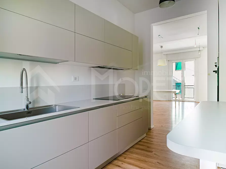 Immagine 31 di Pentalocale in vendita  in Via Costanzo Ebat a Livorno