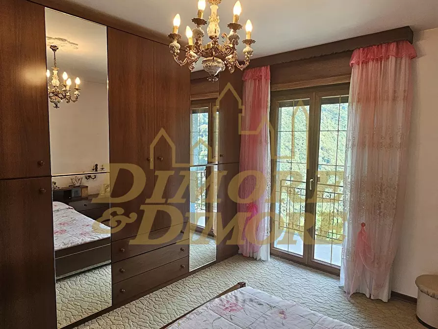 Immagine 11 di Villa in vendita  a Calasca-Castiglione