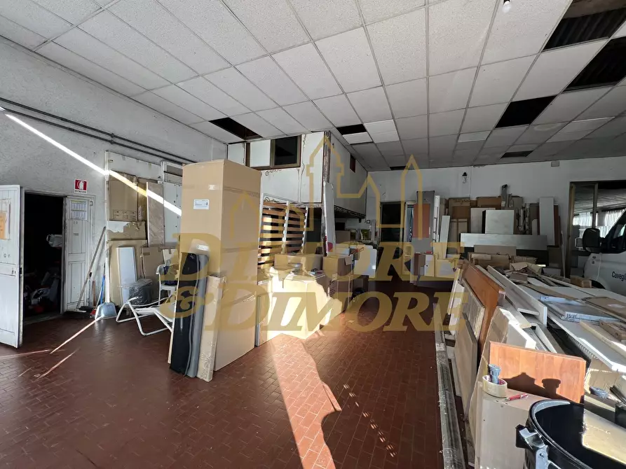 Immagine 19 di Locale commerciale in vendita  in Via Battaglia San Martino 72 a Cuveglio