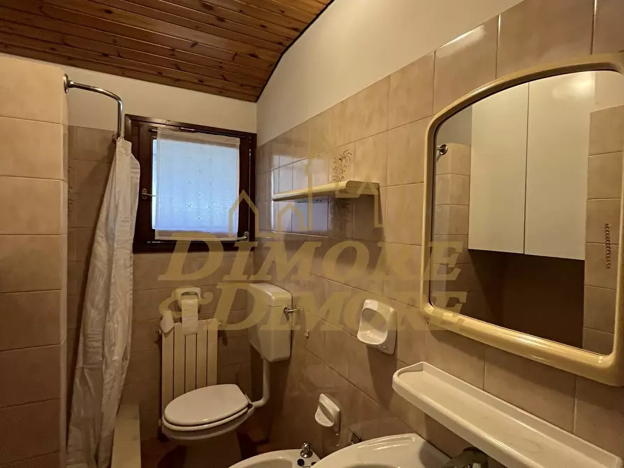 Immagine 29 di Quadrilocale in vendita  a Maccagno Con Pino E Veddasca