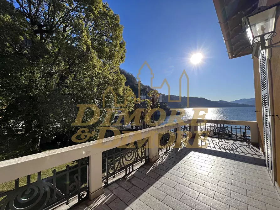 Immagine 32 di Villa in vendita  in Viale Garibaldi 68 a Maccagno Con Pino E Veddasca