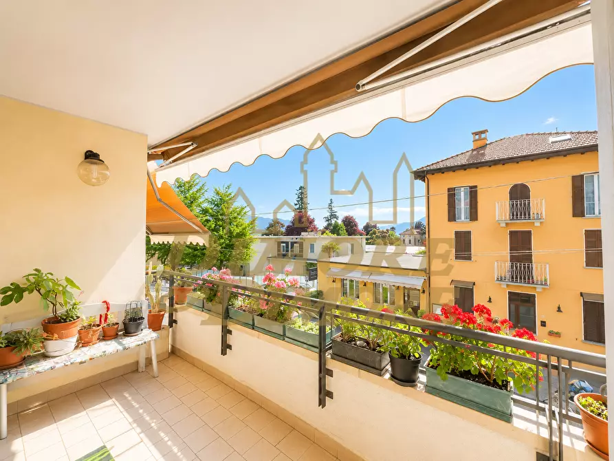Immagine 24 di Appartamento in vendita  in Viale Garibaldi 19 a Maccagno Con Pino E Veddasca