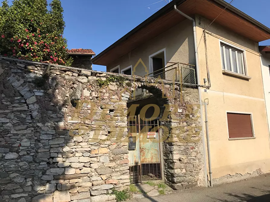 Immagine 2 di Porzione di casa in vendita  in vicolo san giulio a Lesa