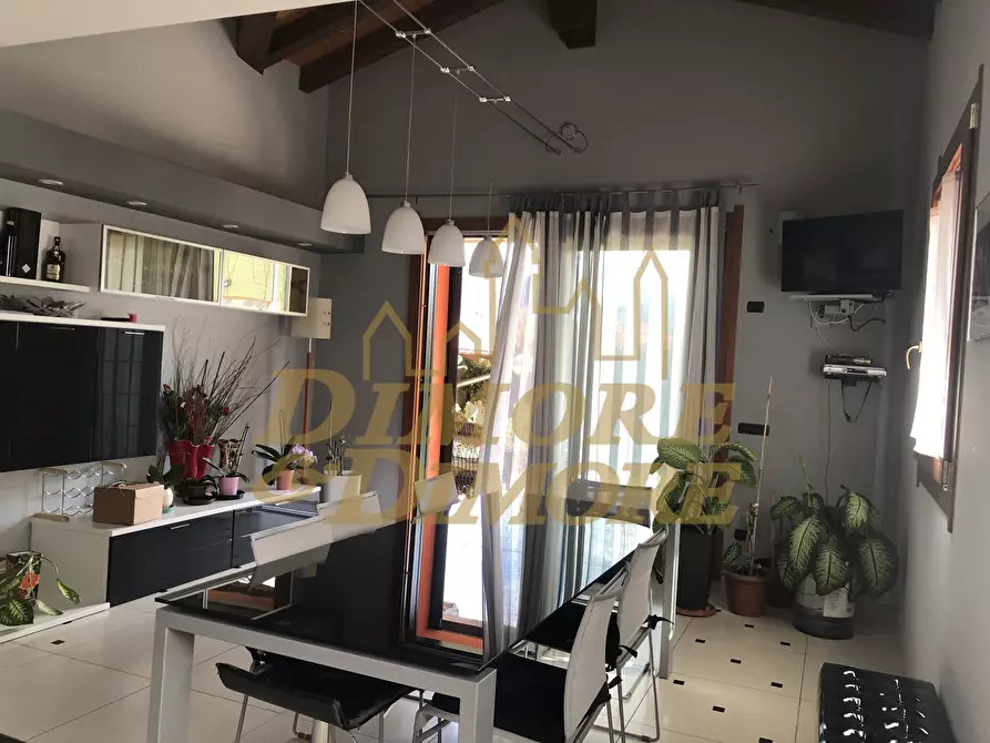 Immagine 3 di Casa indipendente in vendita  in Via Pezza a Mesenzana